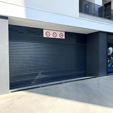 Apartamento Brand New Stylish 1-bedroom With Balcony + Parking Escópia