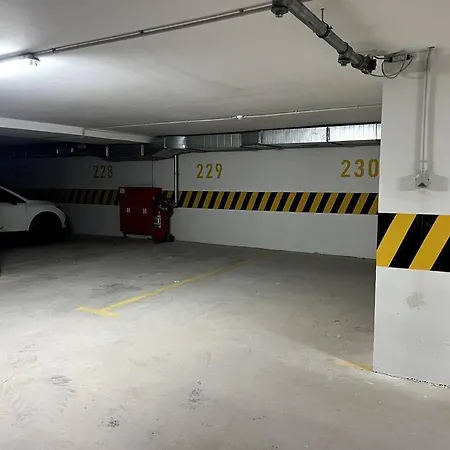 Apartamento Brand New Stylish 1-bedroom With Balcony + Parking Escópia