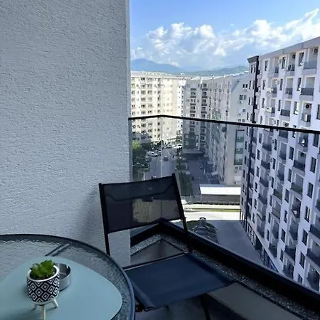 Apartamento Brand New Stylish 1-bedroom With Balcony + Parking Escópia